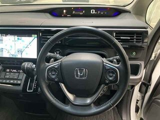 2021 Honda Stepwgn Spada V Рестайлинг, белый, 2150030 рублей, вид 2