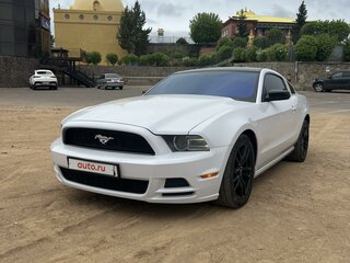 2012 Ford Mustang V Рестайлинг, белый, 2150000 рублей, вид 1