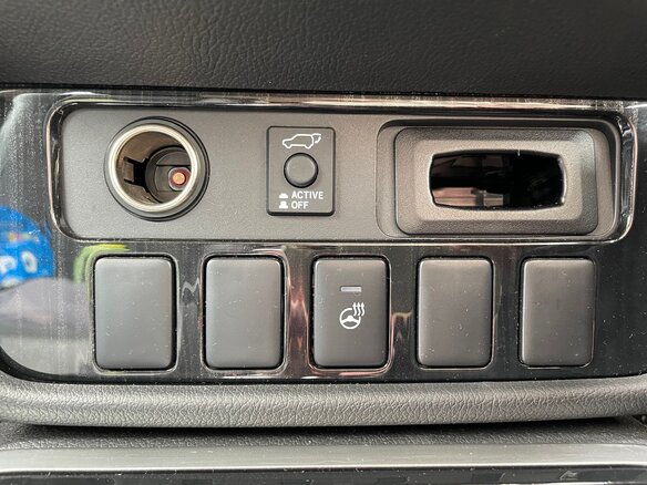 2018 Mitsubishi Outlander PHEV III Рестайлинг 2, коричневый, 3199000 рублей - вид 22