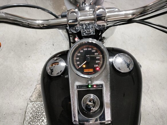 2011 Harley-Davidson Fat Boy, чёрный, 821000 рублей - вид 5