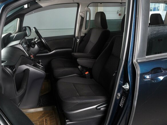 2015 Toyota Voxy III (R80), зелёный - вид 7