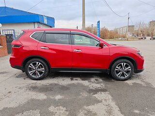 2019 Nissan X-Trail III Рестайлинг, красный, 2360000 рублей, вид 4