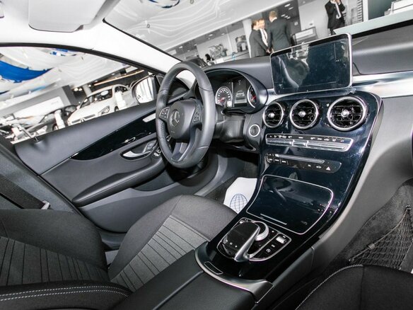 2018 Mercedes-Benz C-Класс 180 IV (W205), чёрный - вид 5