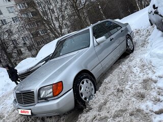 1995 Mercedes-Benz S-Класс 500 III (W140) Рестайлинг, серебристый, 750000 рублей, вид 3