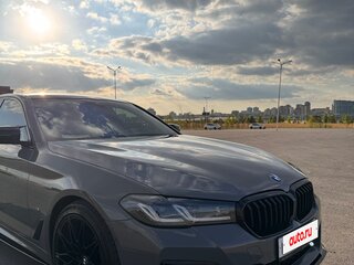 2021 BMW 5 серии 520d xDrive VII (G30/G31/G38) Рестайлинг, серый, 7200000 рублей, вид 4