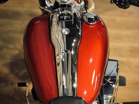 2025 Harley-Davidson Breakout, пурпурный, 3300000 рублей - вид 5