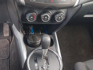 2013 Mitsubishi ASX I Рестайлинг, белый, 1300000 рублей, вид 3