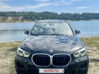 2021 BMW X1 18d xDrive II (F48) Рестайлинг, чёрный, 3500000 рублей, вид 2