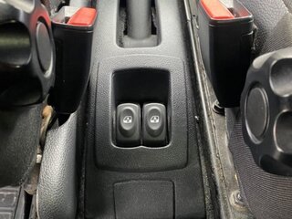 2013 Renault Logan I Рестайлинг, белый, 500000 рублей, вид 4