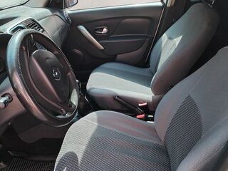 2017 Renault Logan II, белый, 655000 рублей, вид 4