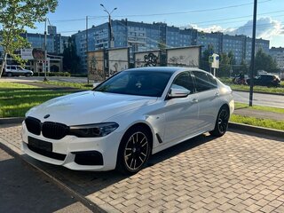 2019 BMW 5 серии 520d xDrive VII (G30/G31/G38), белый, 3900000 рублей, вид 2