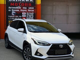 2022 Toyota Yaris L XP150 Рестайлинг, белый, 1390000 рублей, вид 3