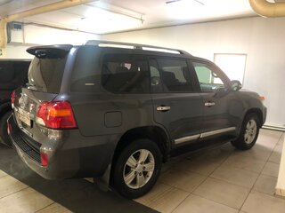 2012 Toyota Land Cruiser 200 Series Рестайлинг 1, серый, 2810000 рублей, вид 3