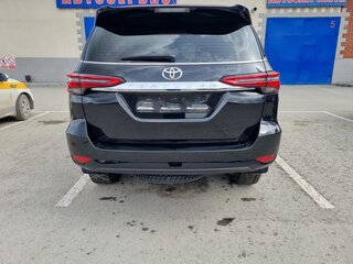 2022 Toyota Fortuner II Рестайлинг, чёрный, 6100000 рублей, вид 4