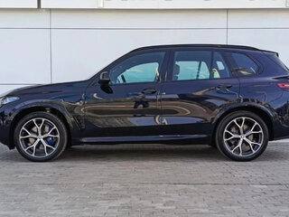 2025 BMW X5 40i IV (G05/G18) Рестайлинг, чёрный, 14590000 рублей, вид 3