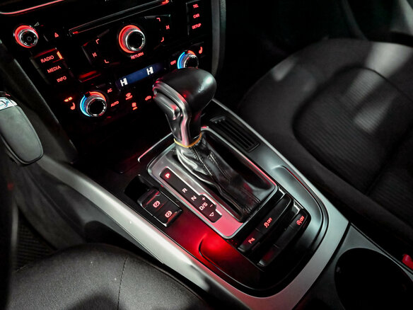 2012 Audi A4 IV (B8) Рестайлинг, белый - вид 14