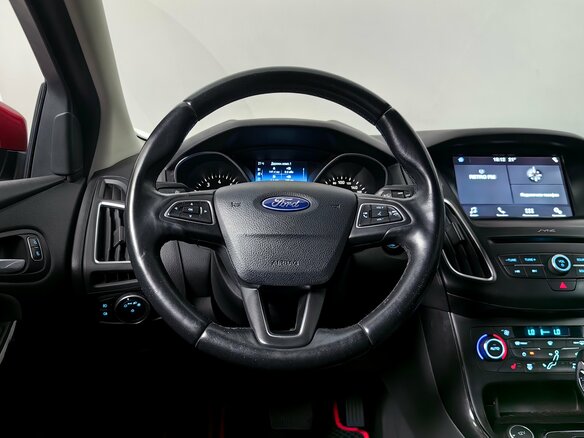 2017 Ford Focus III Рестайлинг, красный, 849000 рублей - вид 12