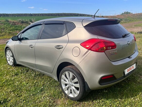 2014 Kia Ceed II, серебристый, 1400000 рублей - вид 3