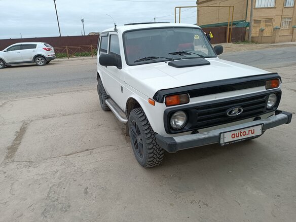 2010 Lada (ВАЗ) 2121 (4x4) I Рестайлинг, белый, 715000 рублей - вид 2