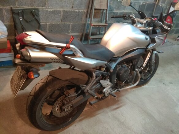 2008 Yamaha FZ6, серебристый, 600000 рублей - вид 4