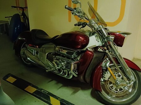 2004 Honda Valkyrie 1800, красный, 2380000 рублей, вид 2