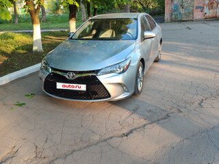 2015 Toyota Camry US Market VII (XV50) Рестайлинг, серый, 1850000 рублей, вид 1