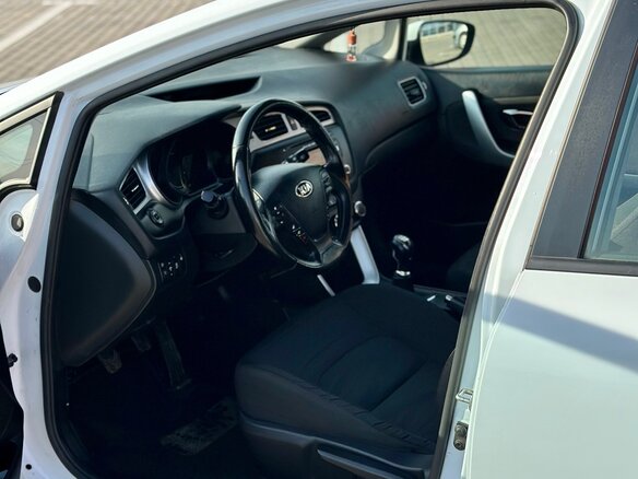 2012 Kia Ceed II, белый, 990000 рублей - вид 9