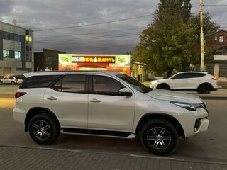 2018 Toyota Fortuner II, белый, 4000000 рублей, вид 3
