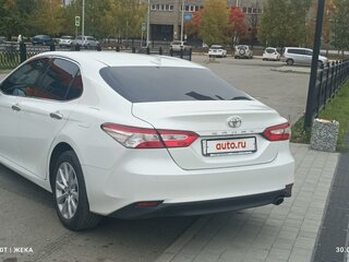 2018 Toyota Camry VIII (XV70), белый, 3350000 рублей, вид 5