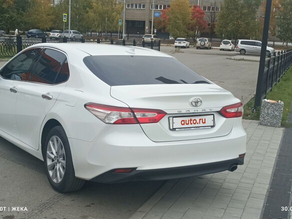2018 Toyota Camry VIII (XV70), белый, 3350000 рублей - вид 4