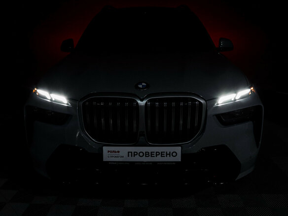 2022 BMW X7 40i I (G07) Рестайлинг, серый, 10488475 рублей - вид 22