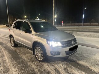 2013 Volkswagen Tiguan I Рестайлинг, серебристый, 1850000 рублей, вид 3