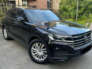 2019 Volkswagen Touareg III, чёрный, 3900000 рублей, вид 5