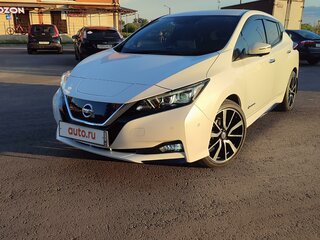 2018 Nissan Leaf II (ZE1), белый, 2699000 рублей, вид 2