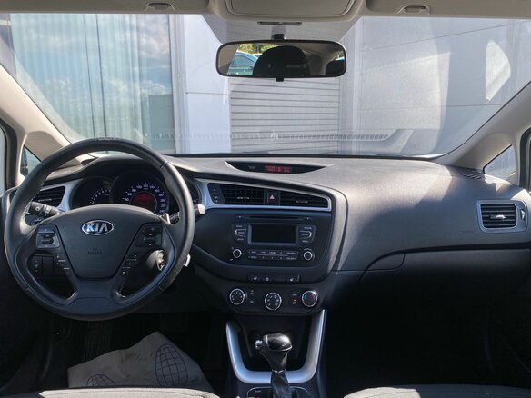 2018 Kia Ceed II Рестайлинг, белый - вид 9
