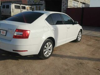 2017 Skoda Octavia III (A7) Рестайлинг, белый, 1730000 рублей, вид 5