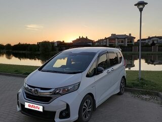 2017 Honda Freed+ II, белый, 1650000 рублей, вид 1