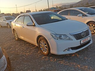 2014 Toyota Camry VII (XV50), белый, 1850000 рублей, вид 3