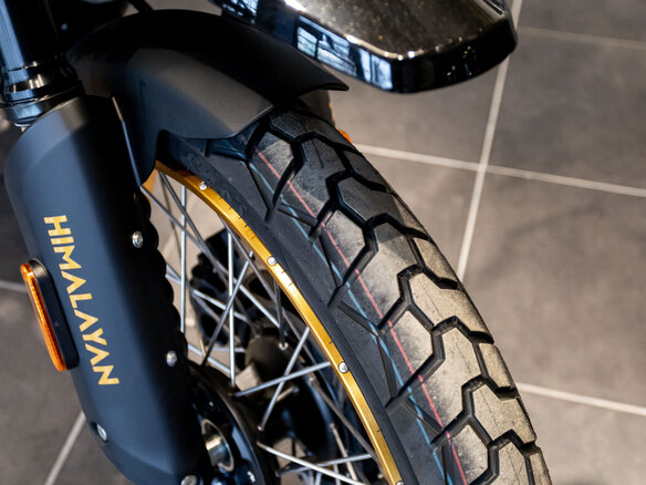 2025 Royal Enfield Himalayan, чёрный, 615000 рублей - вид 21