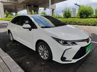 2023 Toyota Corolla XII (E210), белый, 1650000 рублей, вид 3