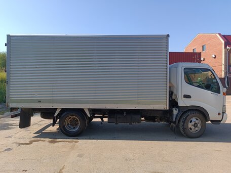 1990 Toyota Dyna, белый, 2100000 рублей, вид 3