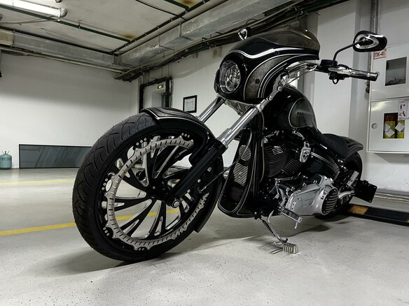 2014 Harley-Davidson Breakout, чёрный, 3500000 рублей - вид 3