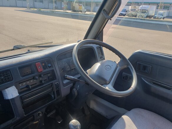 1998 Toyota Toyoace, белый, 1250000 рублей - вид 9