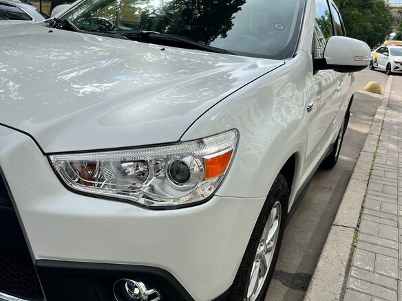 2012 Mitsubishi ASX I, белый, 1150000 рублей