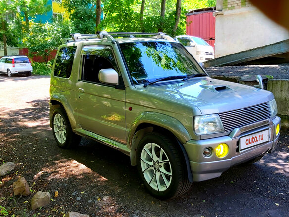 2004 Mitsubishi Pajero Mini II, серебристый - вид 1