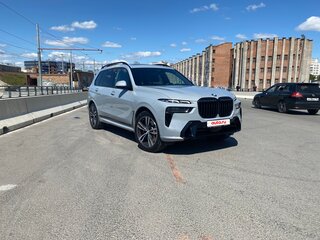 2022 BMW X7 40i I (G07) Рестайлинг, серебристый, 10000000 рублей, вид 1