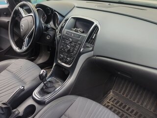2014 Opel Astra J Рестайлинг, чёрный, 850000 рублей, вид 5