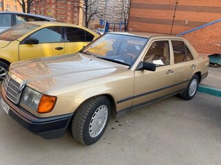 1987 Mercedes-Benz W124 230 4-speed, жёлтый, 2050000 рублей, вид 4