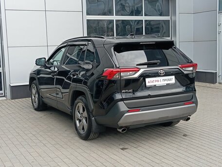 2020 Toyota RAV4 V (XA50), чёрный, 2250000 рублей, вид 5