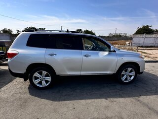 2013 Toyota Highlander II (XU40) Рестайлинг, серебристый, 1630000 рублей, вид 4